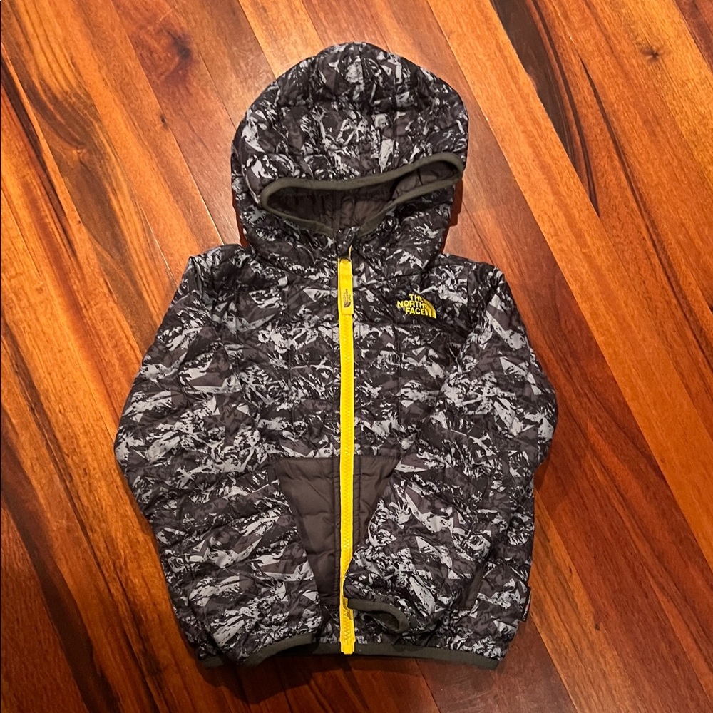 The North Face Kids Hooded Puffer Jacket - Black/Gray with Yellow Zip